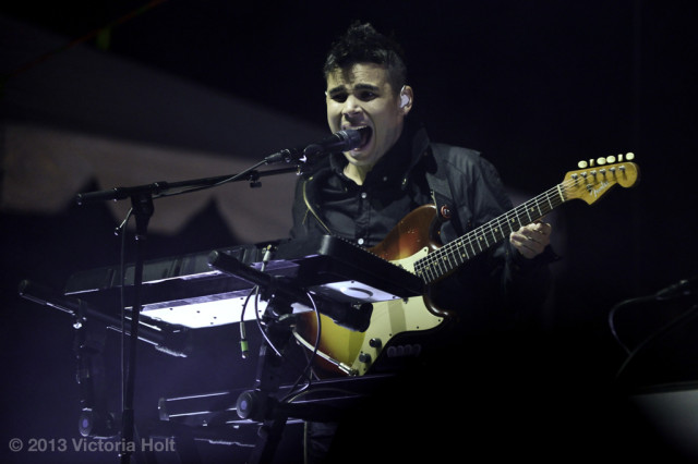 31VictoriaHolt_20130524_VampireWeekend_02