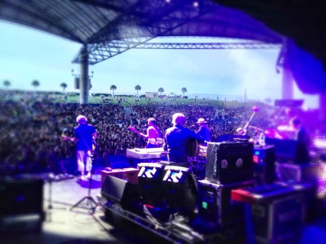 Wilco with Bob Weir | Photo via @Wilco