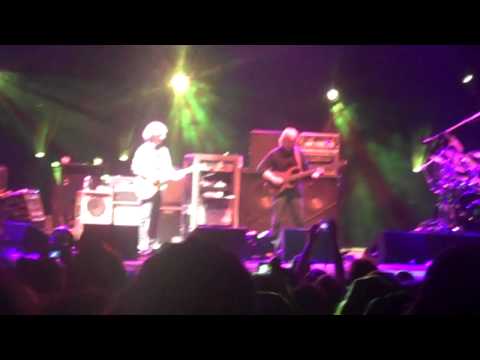 Phish - The Gorge Amphitheatre - 8.08.09 - Makisupa Policeman - Trey and Mike Switch Instruments