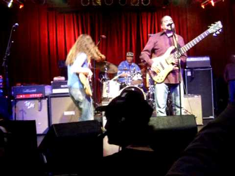 Oteil Burbridge and Tal Wilkenfeld jammin out @ the Christmas Jam