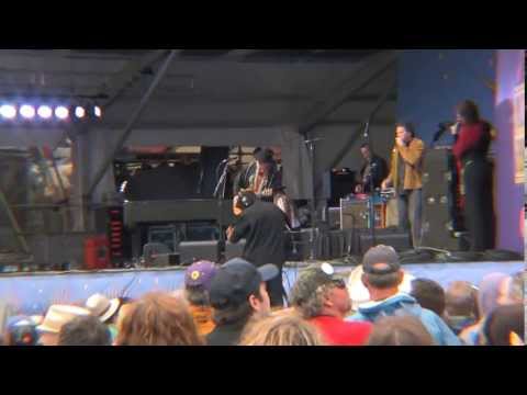 Jazzfest 5/3/13 Willie Nelson Crazy