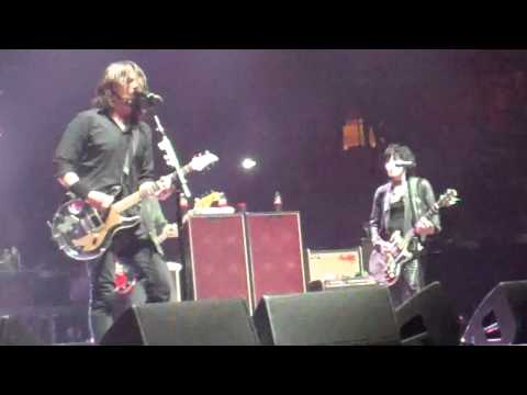 Joan Jett w/Foo Fighters - &quot;Bad Reputation&quot; Live at MSG NYC 11/13