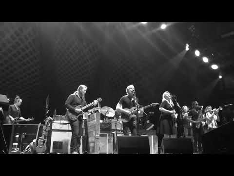 Tedeschi Trucks Band feat Trey Anastasio- Delta Lady (Beacon Theatre- Sat 10 14 17)