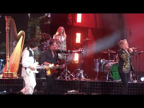 I Ain&#039;t Superstitious (clip) Jeff Beck w/Rod Stewart &amp; Curt Schneider@Hollywood Bowl 27 Sept 19