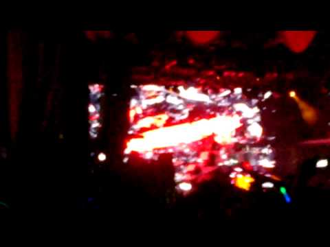 Skrillex - BONNAROO 2012 - Put yo fuckin hands up!