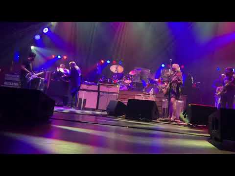 Don’t Keep Me Wonderin’ - Tedeschi Trucks Band 2019-10-01 @ Beacon