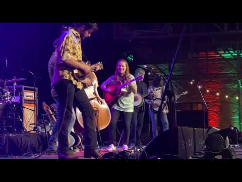 Billy Strings - &quot;Black Clouds&quot; with Bela Fleck (String The Halls 2019)