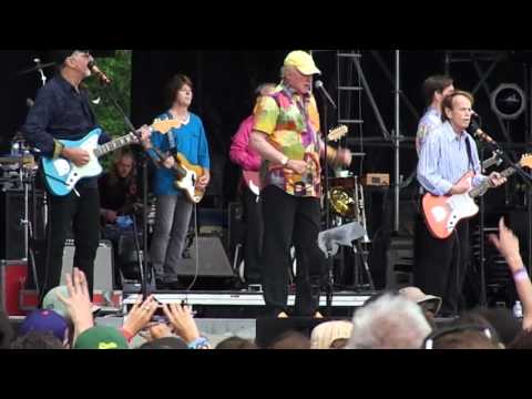 Beach Boys—Sloop John B / Wouldn&#039;t It be Nice—Live @ Bonnaroo Music Festival 2012-06-10