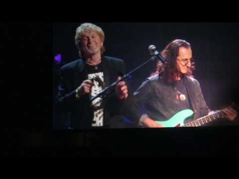 Yes with Geddy Lee - Roundabout LIVE at the R&amp;R Hall of Fame Induction - April 7, 2017