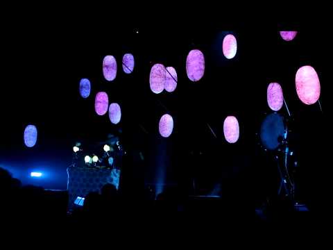 Purity Ring - Saltkin (Live in Boston)