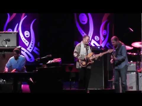 Tedeschi Trucks Band - Ain&#039;t No Use (Solo)