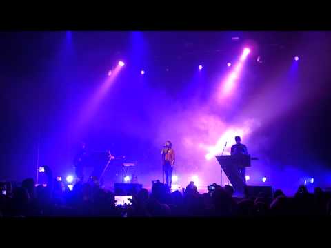 CHVRCHES | The Mother We Share | The Fox Theater | Oakland, CA | 11.17.13