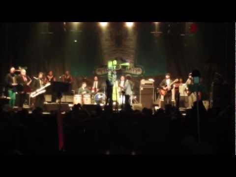 Bear Creek 2012: Sharon Jones &amp; The Dap Kings &quot;When I Come Home&quot; (Dance Medley) 11-9-2012