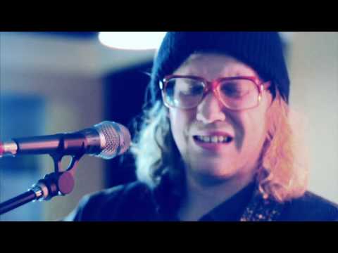Allen Stone - Unaware (Live From His Mother&#039;s Living Room)
