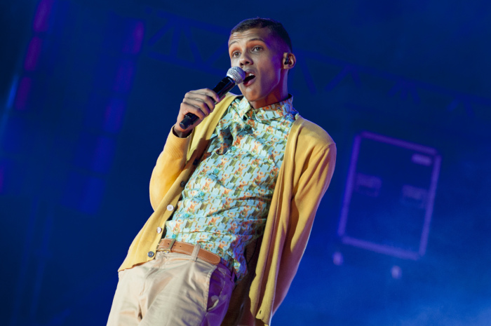 Stromae-sur-la-scene-d-Urban-Peace-au-Stade-de-France-le-28-septembre-2013-a-Paris