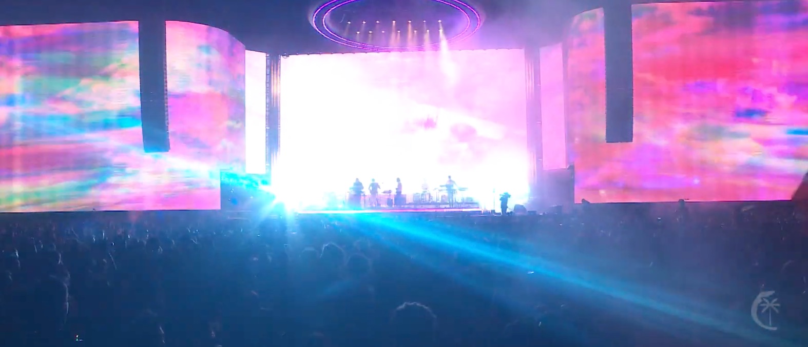 tame impala played coachella with huge psychedelic graphics 2