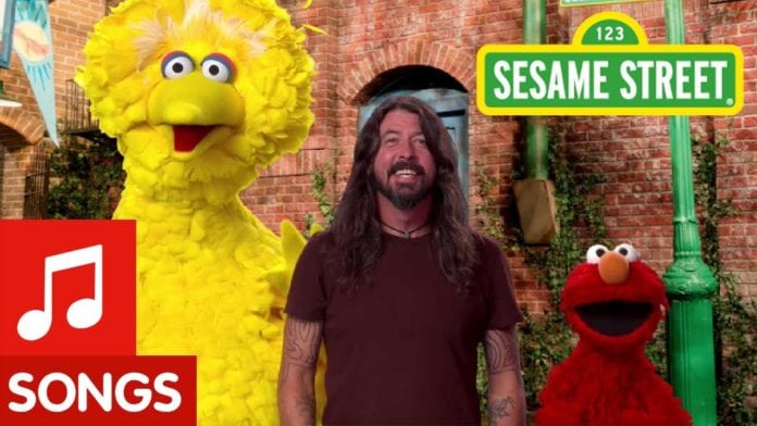 Dave Grohl Big Bird And Elmo Form New Power Trio On Sesame Street Live Music Blog - elmo rapper roblox in 2019 birthday cartoon elmo